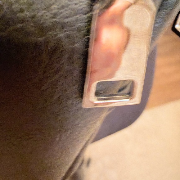 Chic Black Crossbody Bag with Patterned Strap - Picture 9 of 9